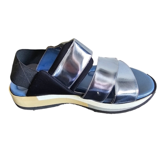Flat Sundals Phillipe Model Paris light and cushioned metallic blue. Sz 37. New - Picture 8 of 8